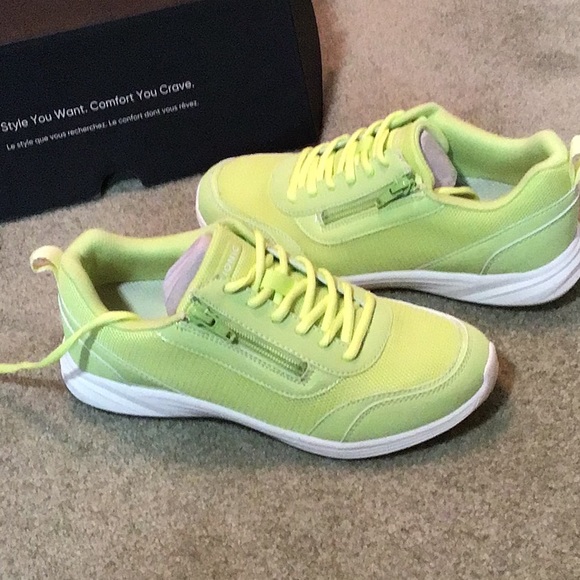 New with box Vionic lace up sneakers with zipper. Color is called Matcha. - Picture 4 of 5